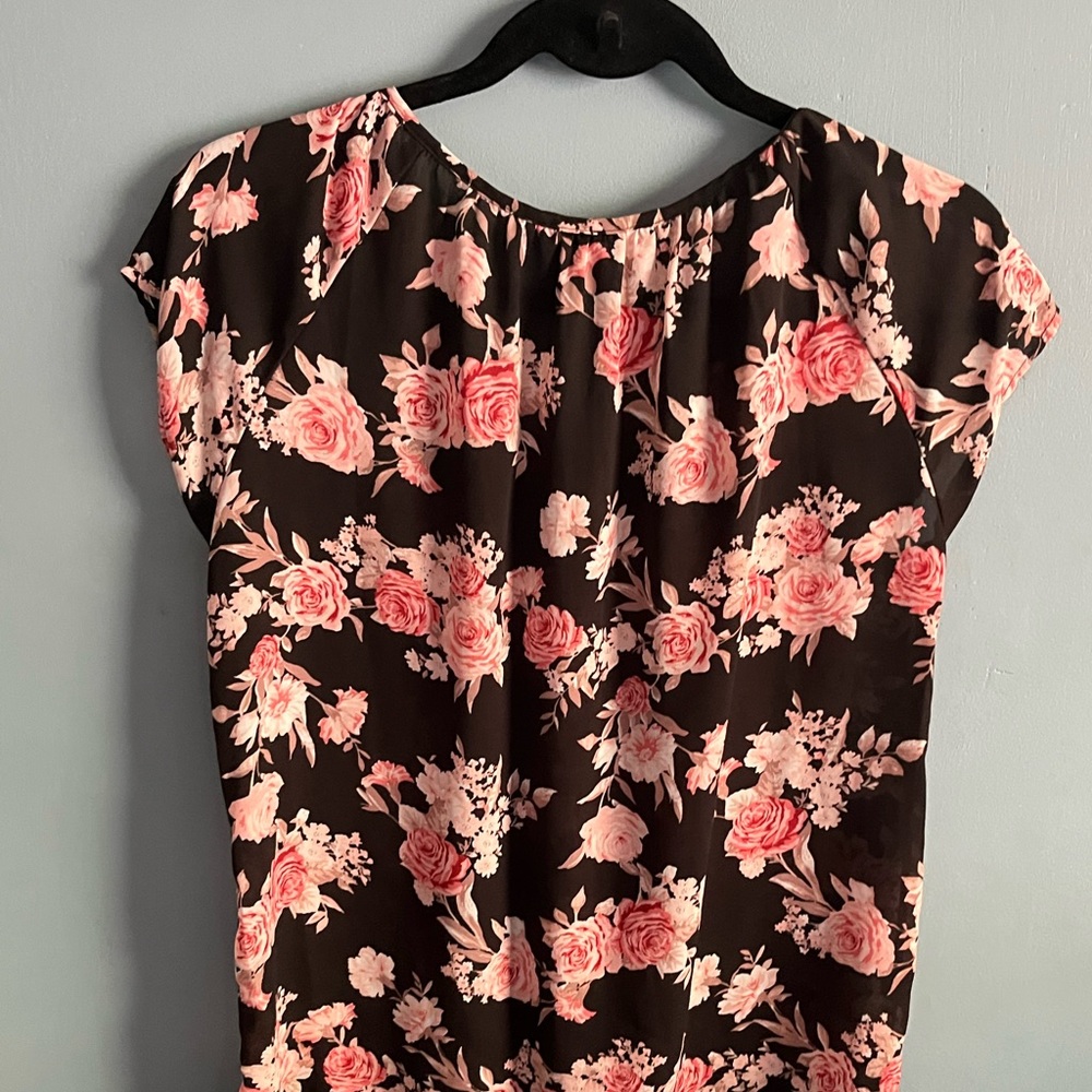 SELLING FOREVER 21 TOP FOR WOMEN SIZE SMALL COLOR FLORAL - Picture 6 of 13